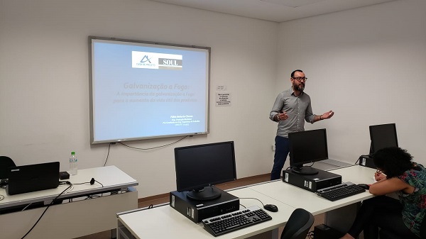 O convite veio após a apresentação do engenheiro no estande do CREA-RS da Expointer