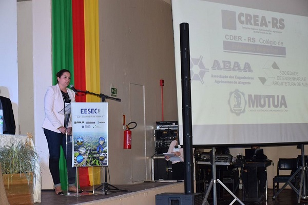Eng. Agrônoma Andrea Brondani da Rocha, coordenadora do CDER-RS