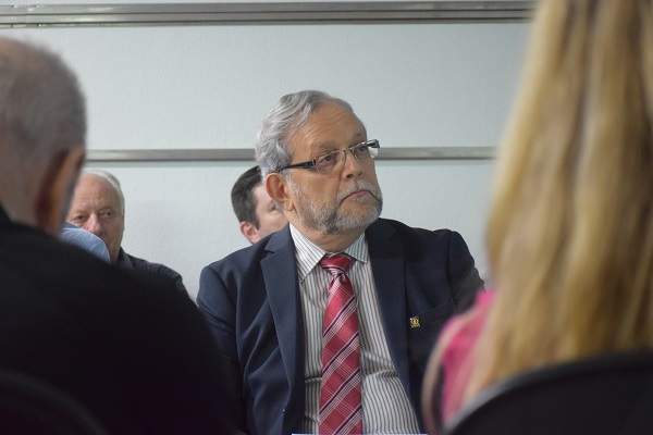 O Eng. Civ. Ubiratan Oro, 2º diretor administrativo do CREA-RS, esteve presente na reunião representando o Conselho