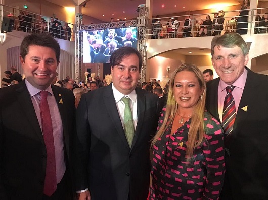 A Eng. Eliana junto ao deputado fefderal Jerônimo Goergen, ao presidente da Câmara Federal Rodrigo Maia e ao prefeito de Carazinho Milton Schmitz