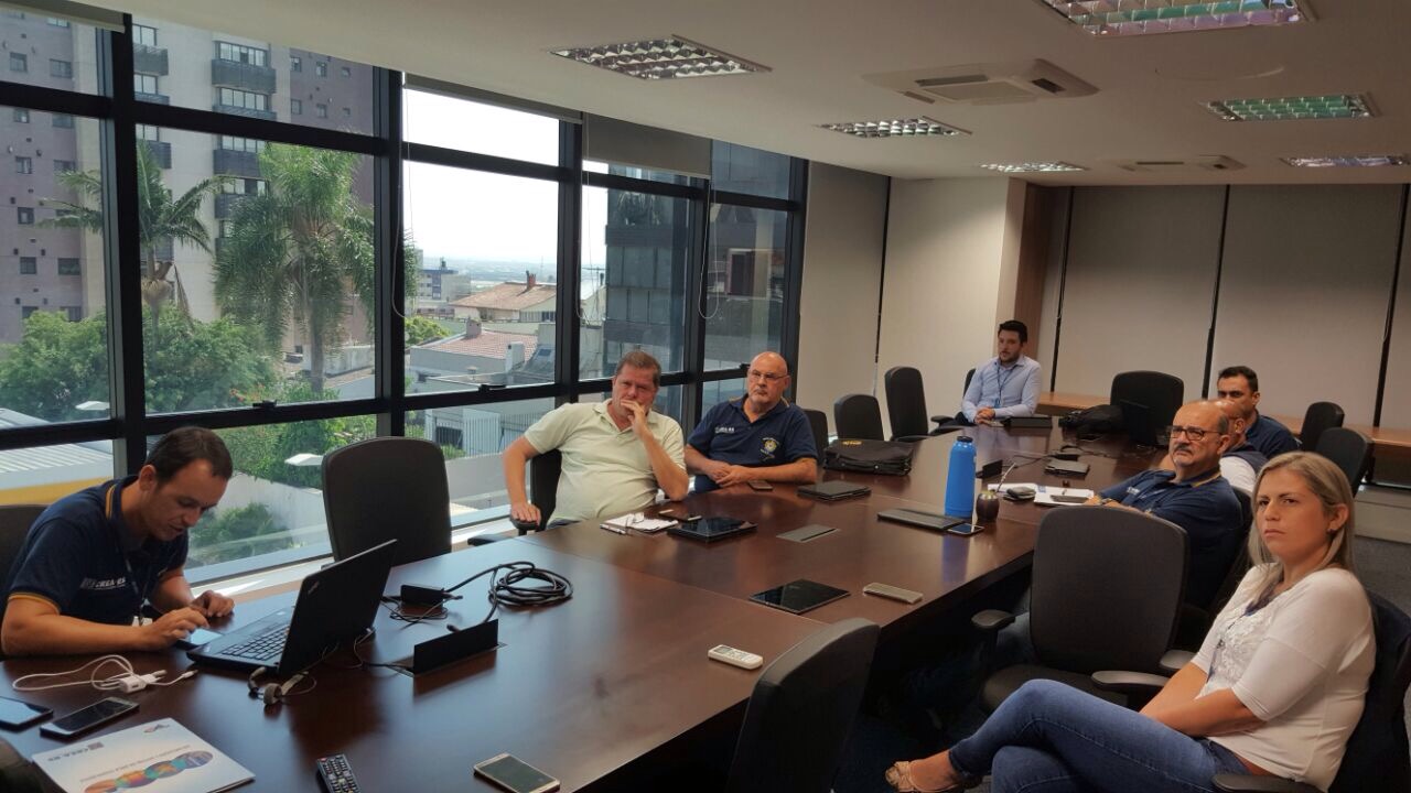 Equipe se reuniu pela manhã no prédio da Mútua-RS em Porto Alegre 