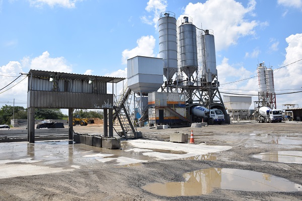 O concreto utilizado na fabricação das peças pré-moldadas passa por diversos testes e controles de qualidade, com a produção diretamente vinculada à Engenharia 
