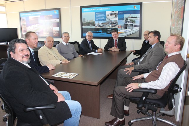 Também participaram os assessores da Presidência Eng. Civil Daniel Weindorfer e Jefferson Ferreira da Rosa e o conselheiro Eng. Eletricista Alexandre Weindorfer