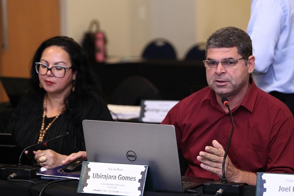 Coordenador Ubirajara Lira e a adjunta Silvia Gonçalves