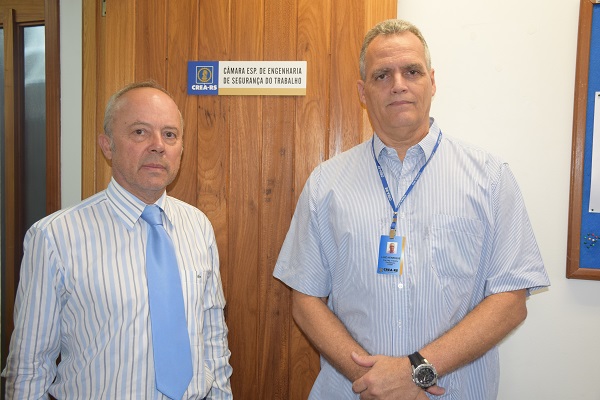 Engenheiros Nelson Burille e Luiz Henrique dos Anjos (adjunto)