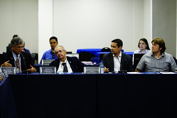 Conselheiros federais Lucchesi (esq.) e João Bosco
