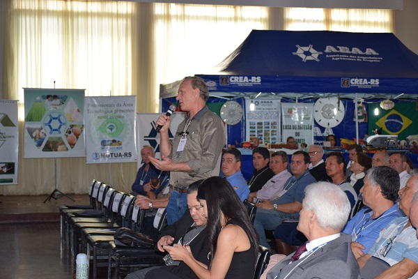 Dirigentes das entidades puderam sanar dúvidas sobre acesso às verbas para realização de cursos e eventos 