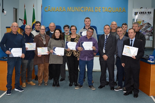 Profissionais e funcionários foram homenageados
