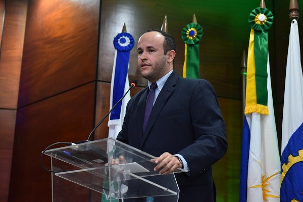 Zerisson agradece oportunidade de homenagear profissionais