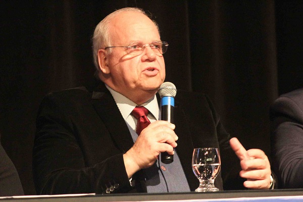 Diretoria da Mútua-RS visita estande institucional