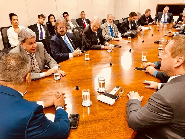 A comitiva do Confea contou com presidentes dos Creas, conselheiros federais e representantes de entidades