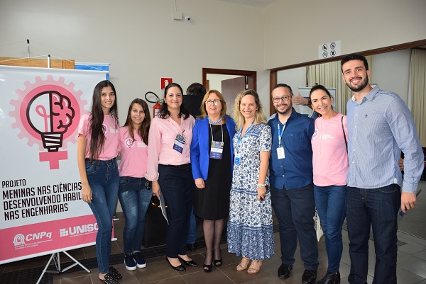 Projeto Meninas na Ciência busca maior inserção de mulheres autando em empresas de Engenharia e Tecnologia 