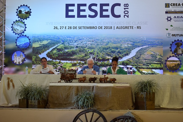 Eng. Agr. Andrea Brondani (CDER-RS), Eng. Agr. Lulo Pires Corrêa (CDER-RS) e Eng. Agr. Kátia Anacleto conduziram o debate  