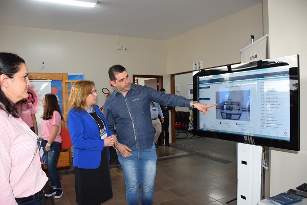 Especializada em soluções didáticas para laboratórios de Engenharia de universidade, a Owntec presente na Mostra 