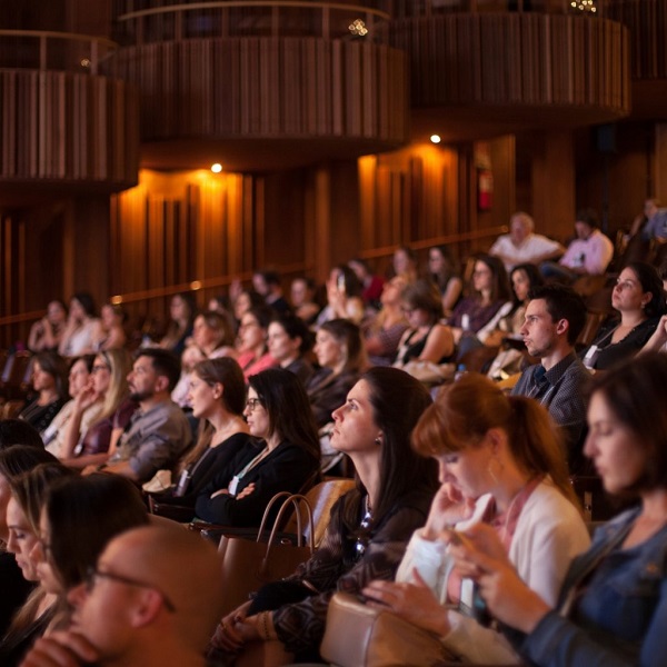 Auditório lotado para as palestras