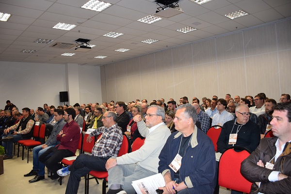 O evento visa qualificar o trabalho do CREA-RS nas 42 regionais do interior e na da Capital