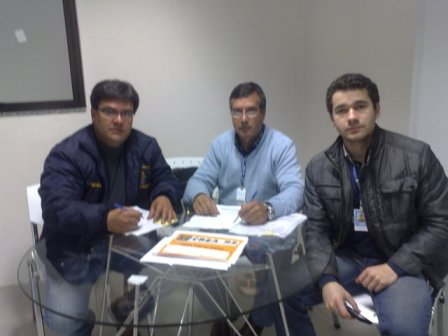 Agentes fiscais do CREA-RS e gerente administrativo do Shopping