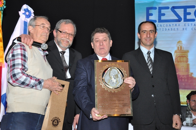 Homenagem foi oferecida em nome das entidades de classe do Estado