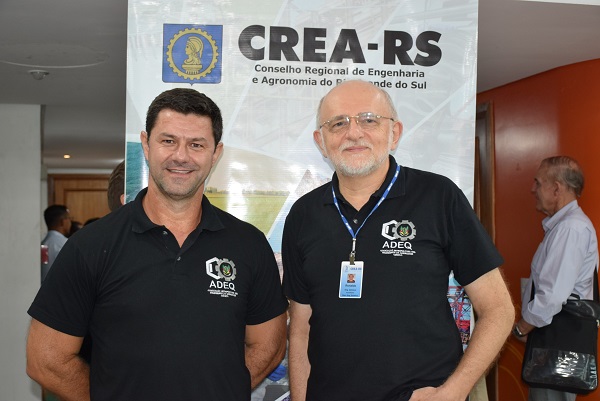 Coordenador: Eng. Plást. Luís Sidnei Machado e coordenador-adjunto: Eng. Quím. Ronaldo Hoffmann