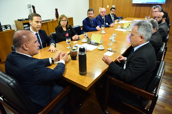Deputado Lara acompanha a reunião