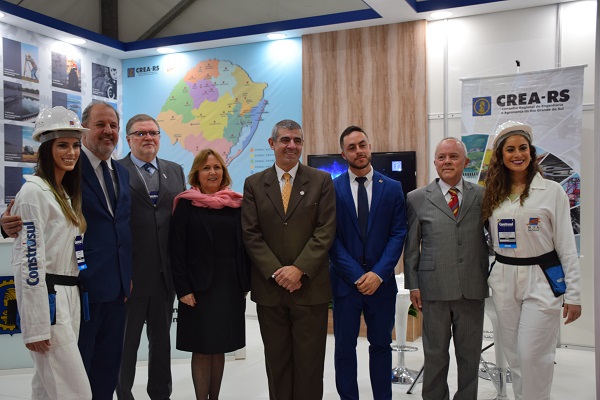 CREA-RS participa com estande na feira