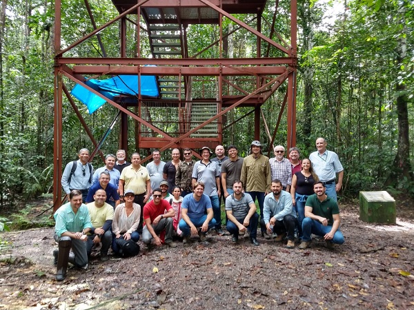 Visita técnica ao laboratório de manejo florestal do Inpa