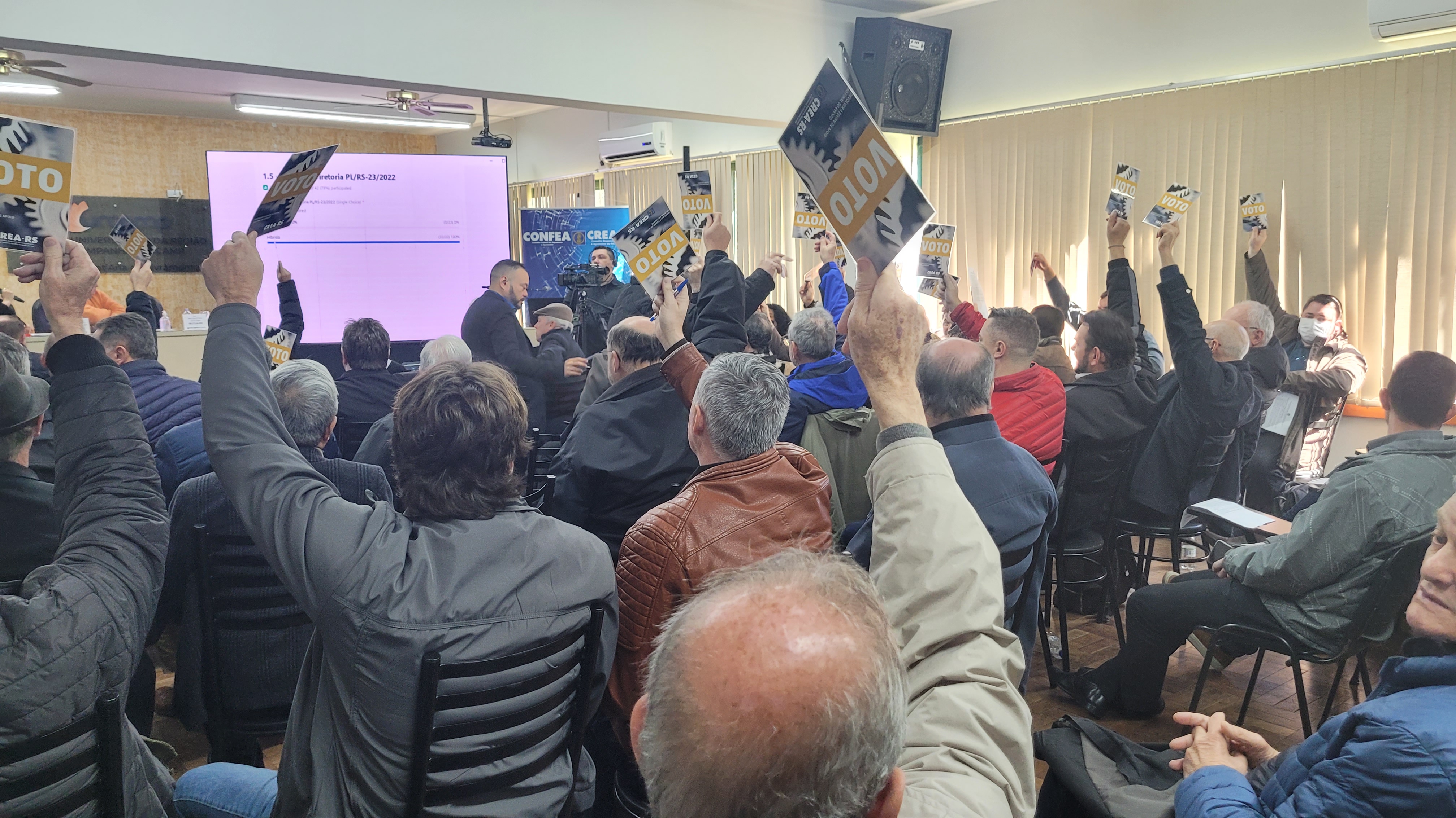 Aprovado o formato híbrido das reuniões de comissões, Câmara e Plenária
