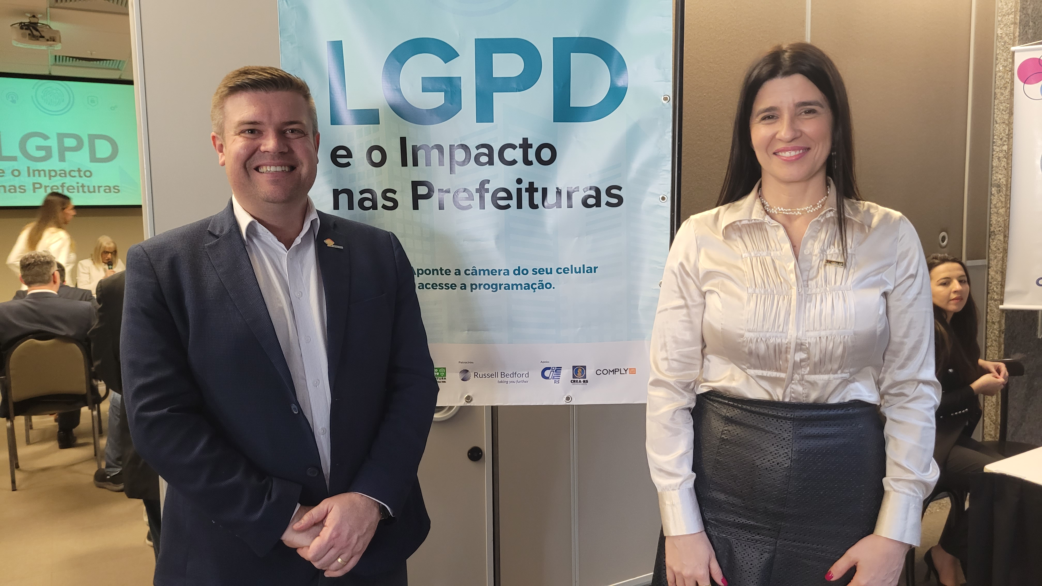 Presidente da Famurs, Eng. Agrônomo Paulinho Salerno, e a Eng. Nanci