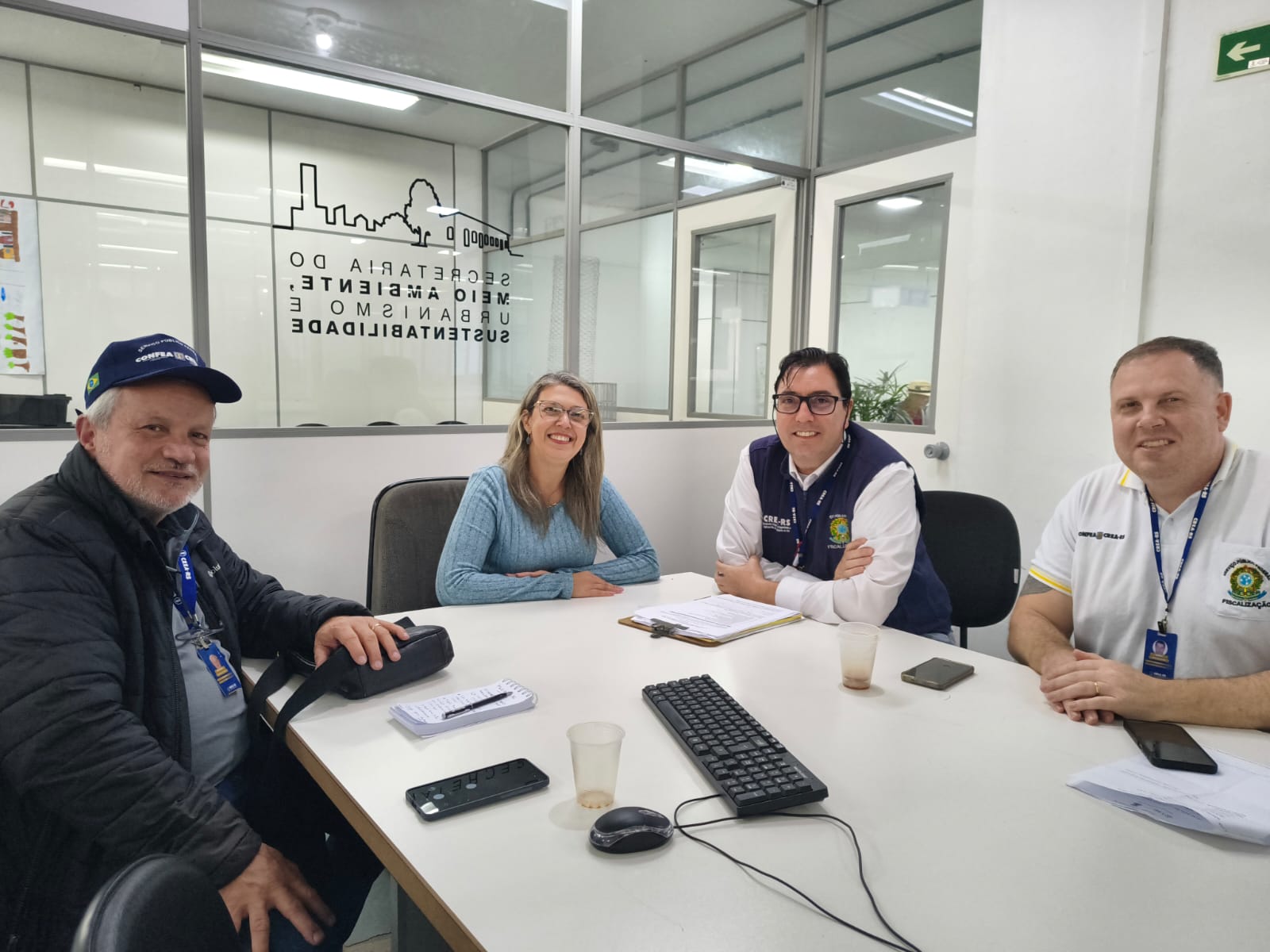 A equipe foi recebida pela Eng. Civ. Michele Silvania Terres da Silva, coordenadora do Setor de Engenharia da Prefeitura de Guaíba