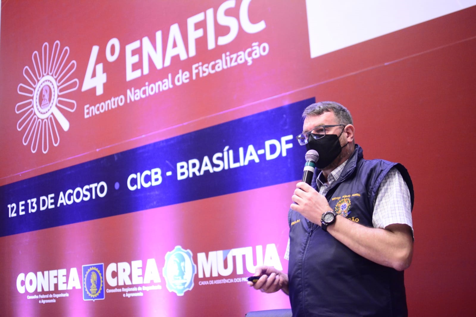 Eng. Leomar apresenta a ação de hospitais feita no Rio Grande do Sul